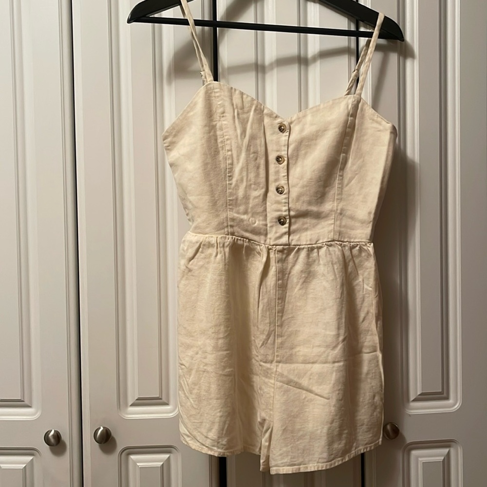Forever 21 cream linen/rayon romper size M